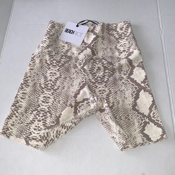 Beach Riot | Snake Print Athletic Workout Shorts Small - Picture 2 of 6
